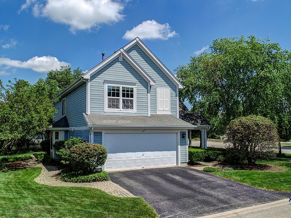 1st image of 202 Lexington Ln