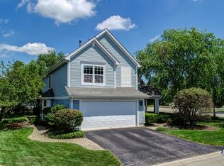 202 Lexington Ln, Grayslake, IL