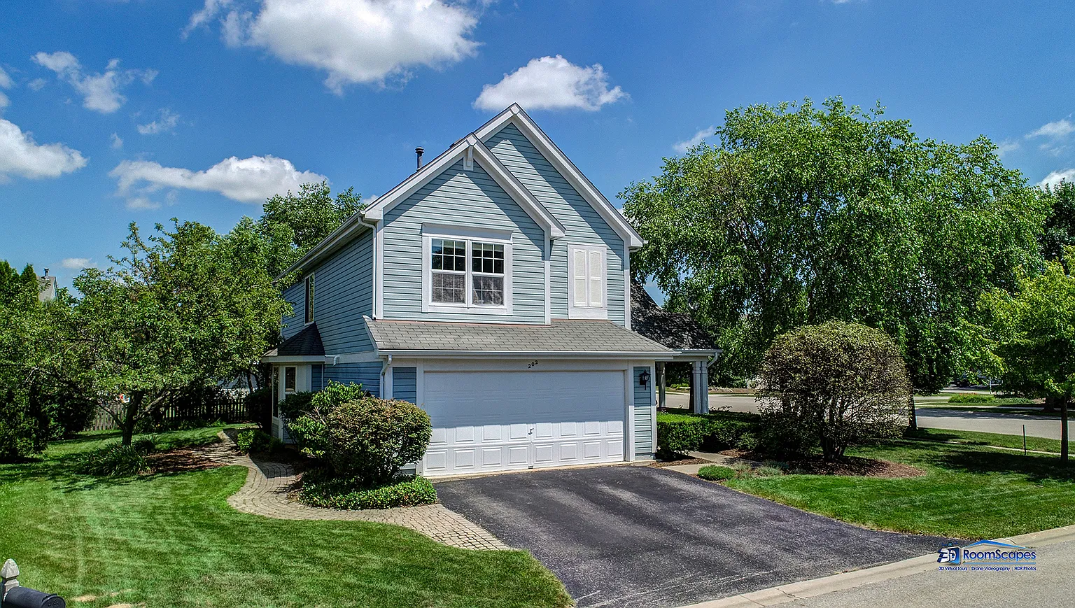 202 Lexington Ln photo 1