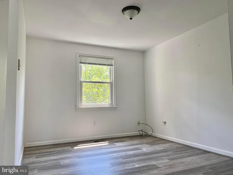 7351 Crestleigh Cir — Photo 4