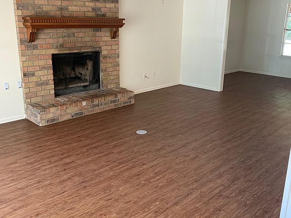 2nd image of 3112 Pioneer Cir