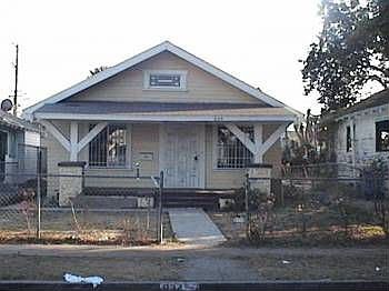 1st image of 834 W 60th St