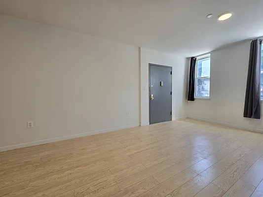 Rented by Kahana Real Estate LLC | media 20