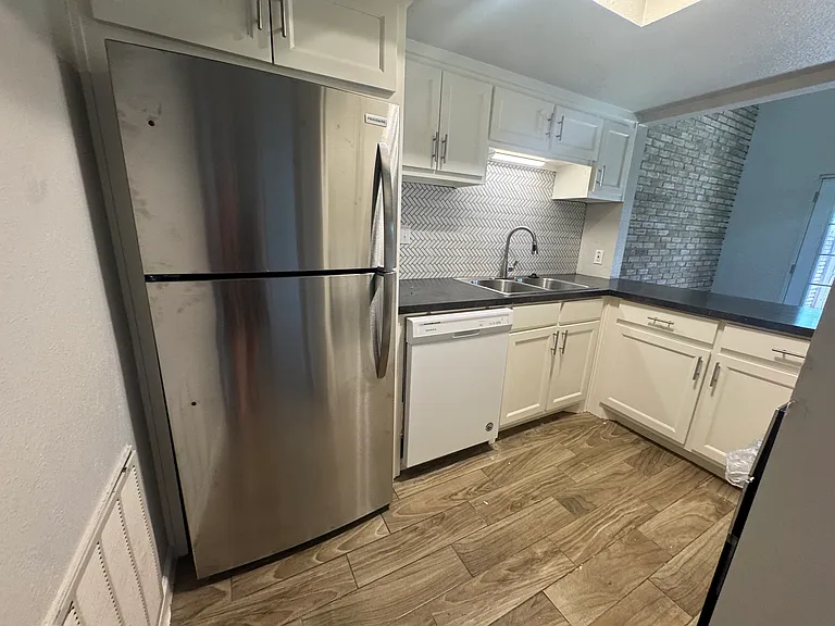 2002 Fleur De Lis Ct — Photo 2