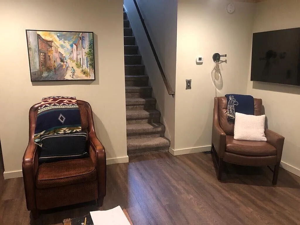 726 Winter Park Ln — Photo 2