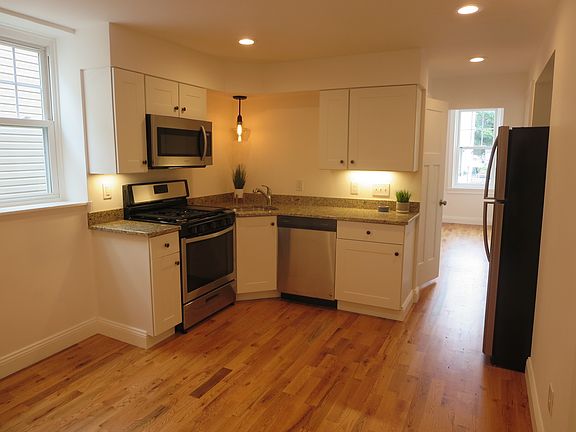 5th image of 22 Lake St