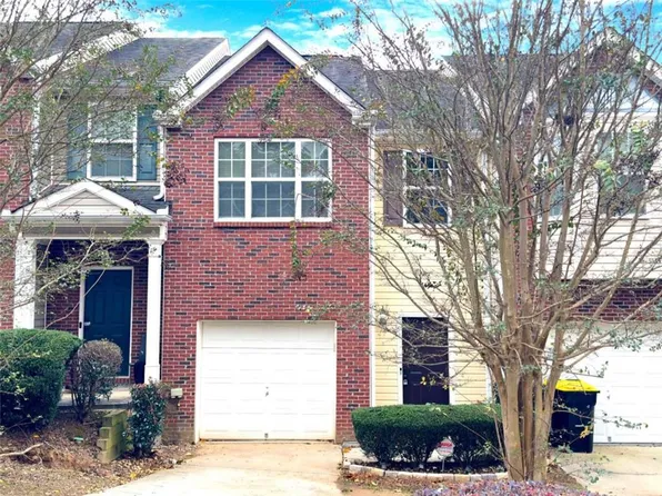 5195 Lincoln Dr, Fairburn, GA 30213