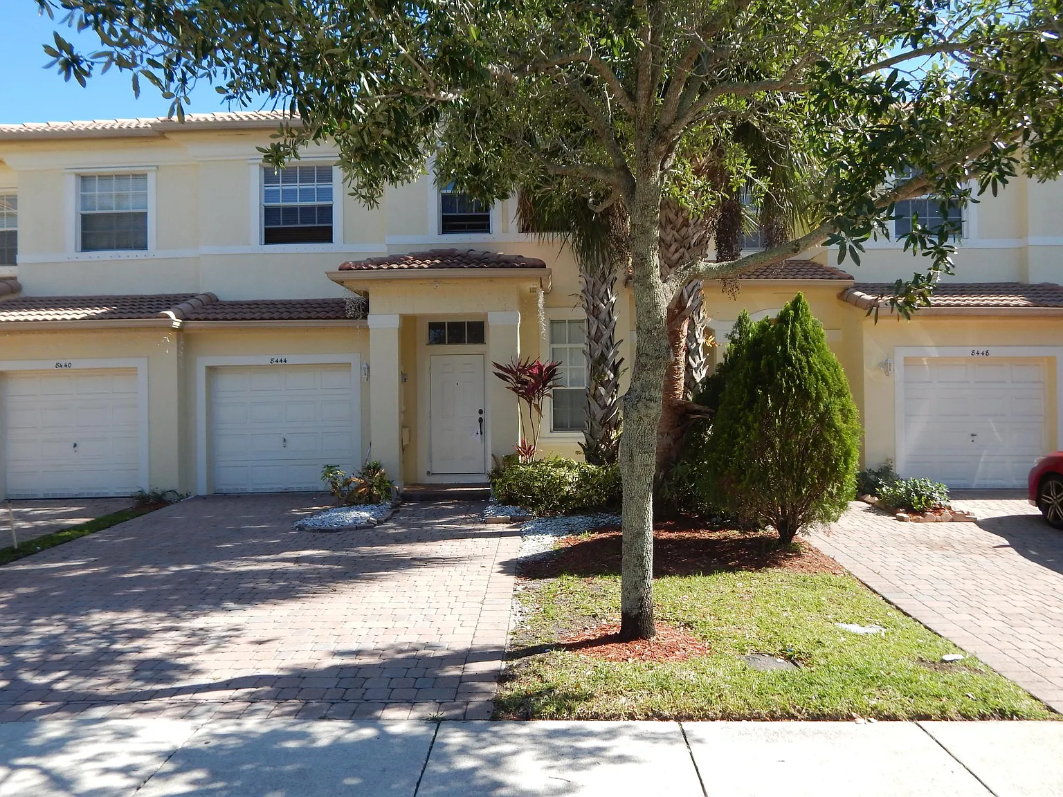 3 bed, 2.5 bath, 1670 sqft, $2,500 — Photo 1