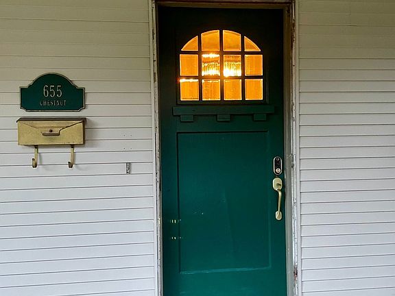 3rd image of 655 Chestnut St