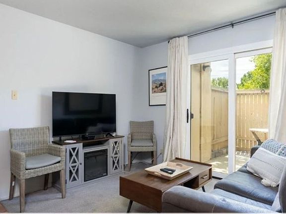 2nd image of 941 Calle Mejia APT 401
