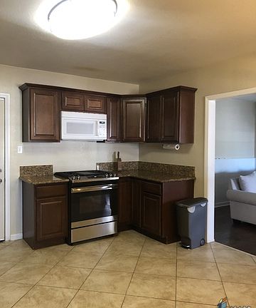 5th image of 775 Aurora Dr
