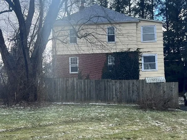 2604 & 2606 Alexander Dr, Endicott, NY 13760