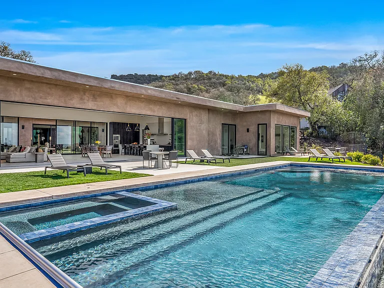 6568 Sonoma Mountain Rd — Photo 76