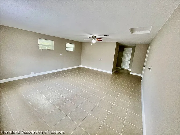 1409 Palm Way — Photo 21