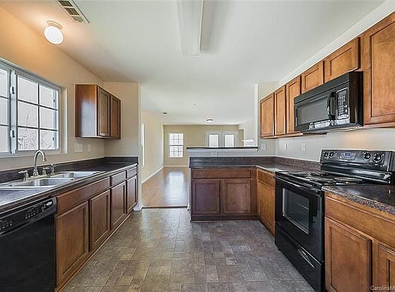 3rd image of 10441 Kempsford Dr