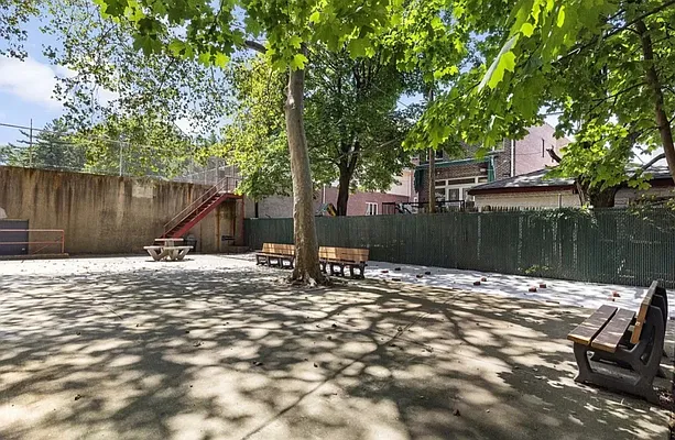 Sold by Dom Realty | media 5