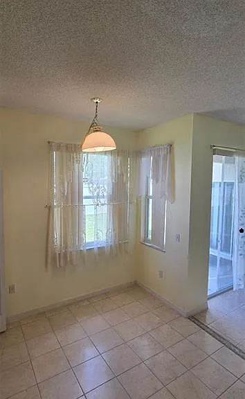 619 Reindeer Dr — Photo 17