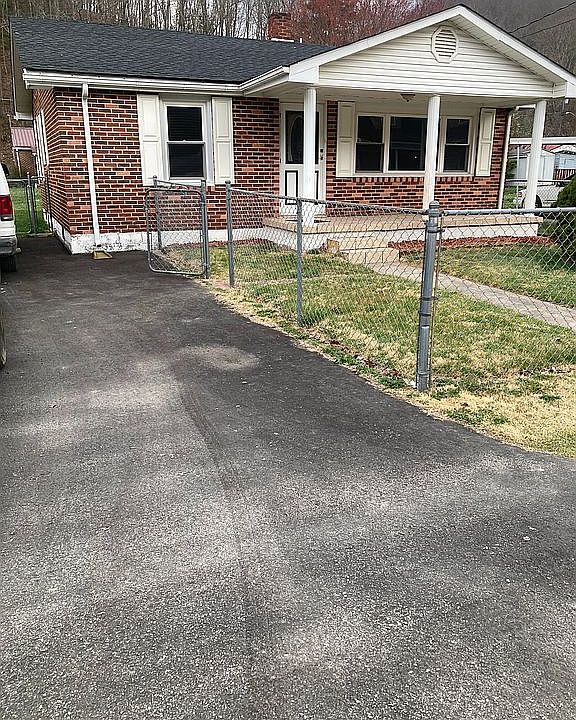 1st image of 312 Brown Bottom Ln #A