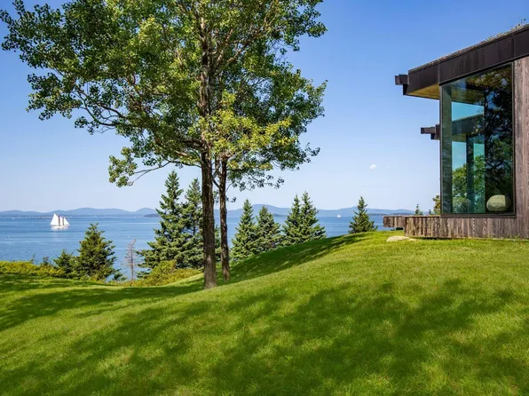 219 West District Road, North Haven, ME 04853