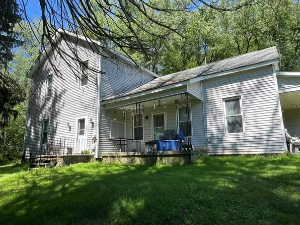 1062 Old Petroleum Center Rd, Titusville, PA 16354