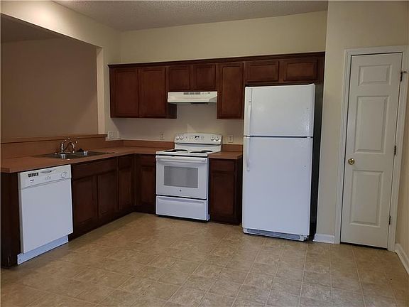 5th image of 107 Archwood Dr