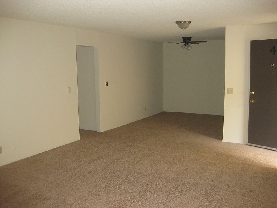2nd image of 3037 Montrose Ave APT 4