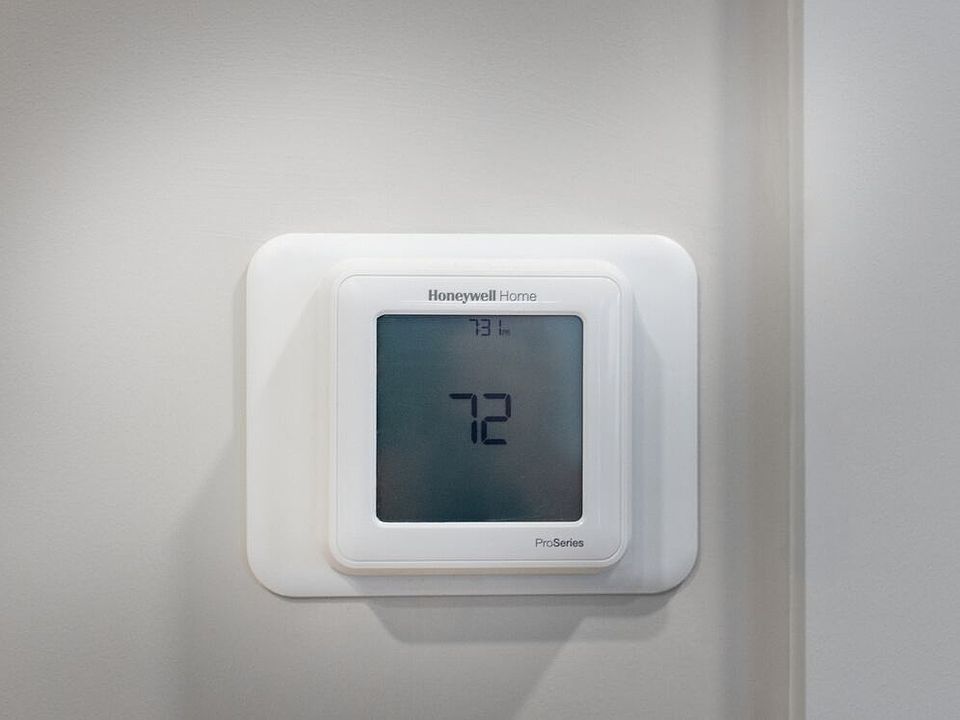 Programmable thermostat