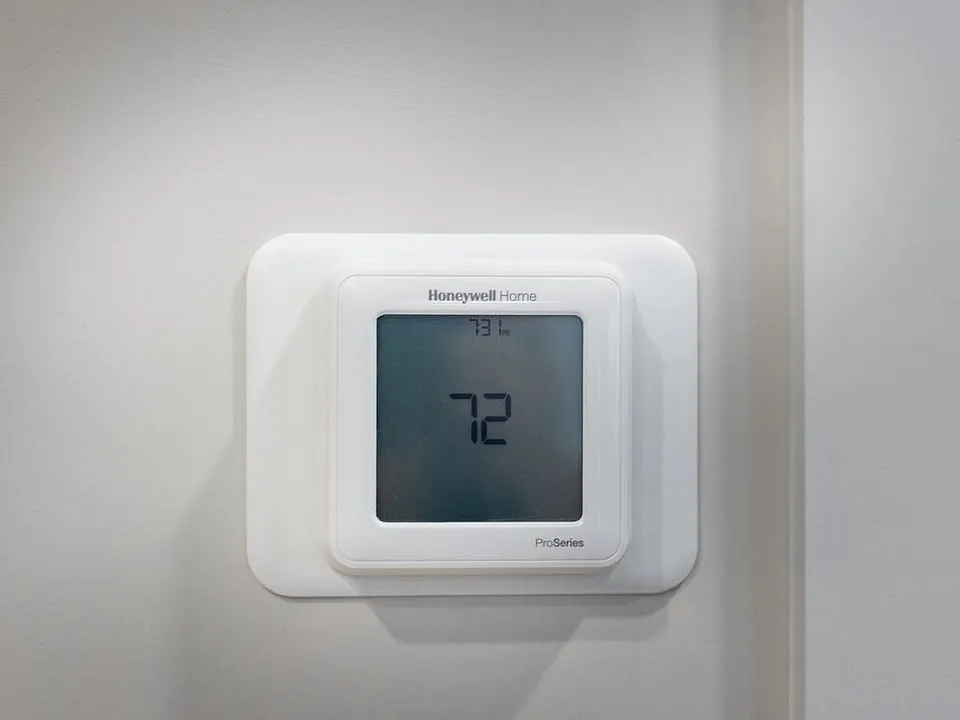 Programmable thermostat