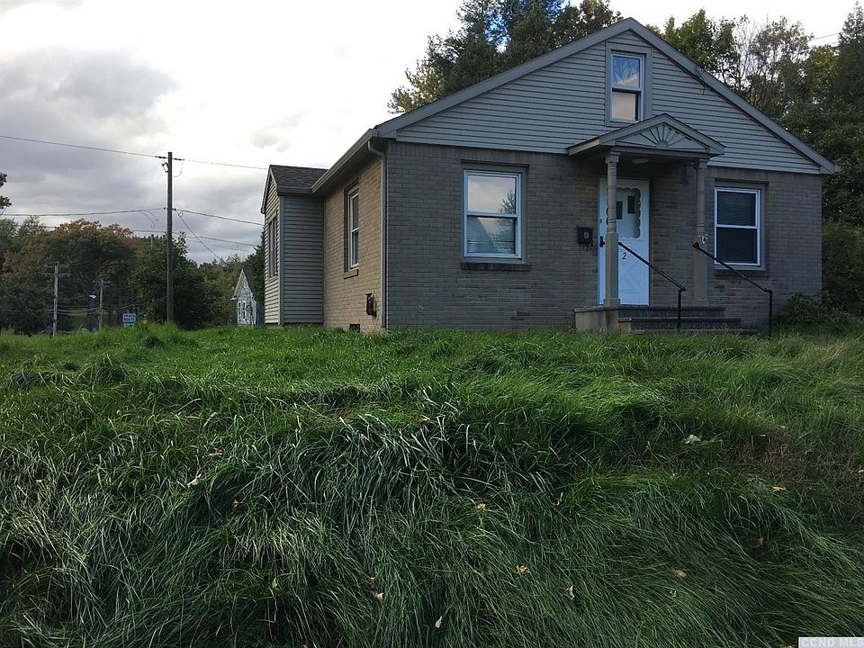 2nd image of 2 Becraft Ave