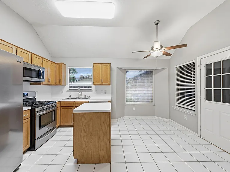 3503 Riverside Dr — Photo 13