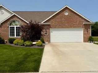 17 Crabtree Ct, Swanton, OH 43558