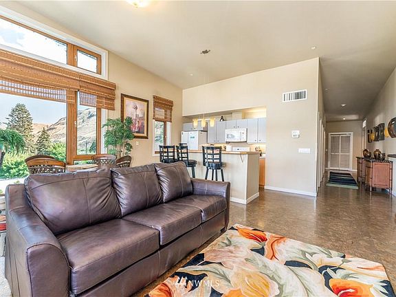 5th image of 2220 W Woodin Ave #412