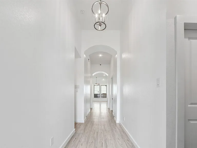 7315 Camden Crestwood Way — Photo 17
