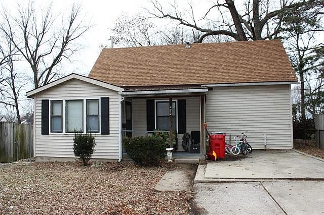 1st image of 422 N Grand Ave