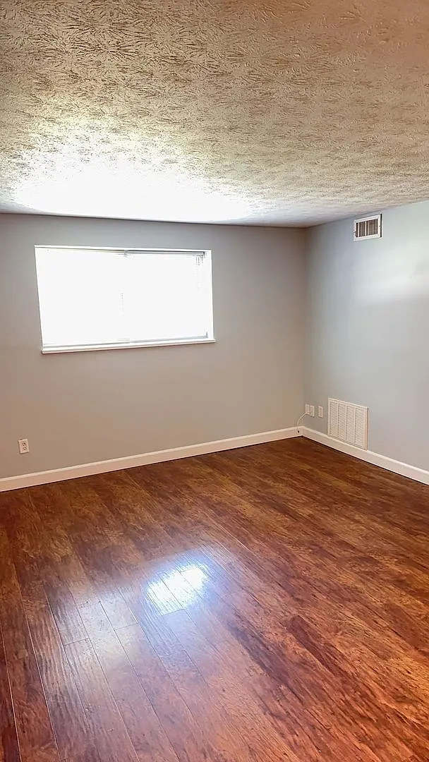 Building Photo - 1011 Arrowhead Dr