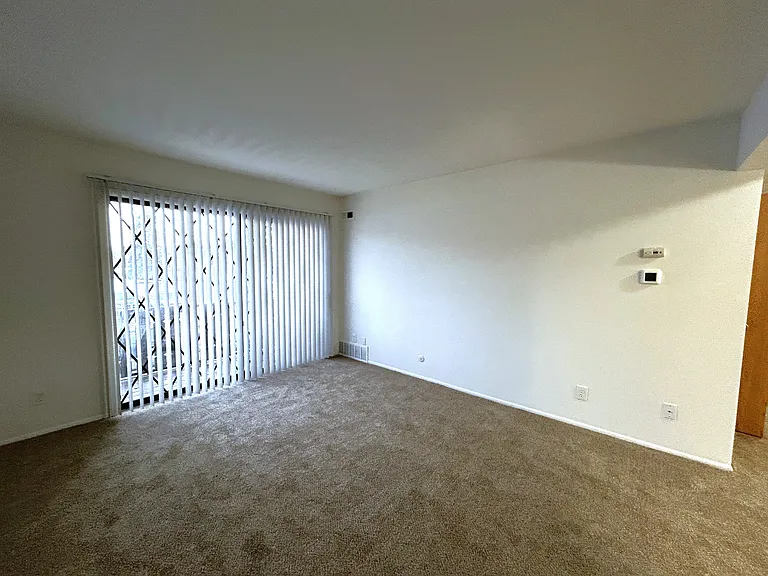 Charter Oaks Apartments — Photo 130