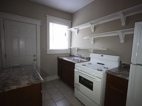 5th image of 198 Hawthorne St APT 12