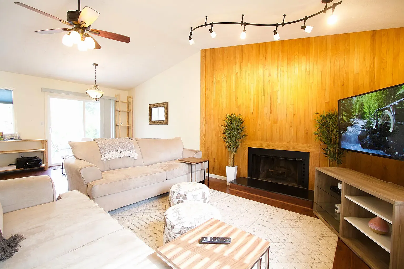 3 bed, 2.5 bath, 1500 sqft, $2,600 — Photo 4