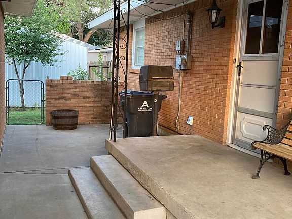 2nd image of 4001 NE 16th Ave