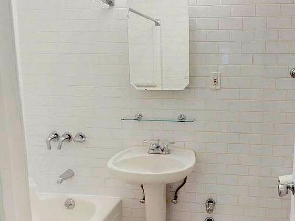 4th image of 463 Columbus Ave #3F