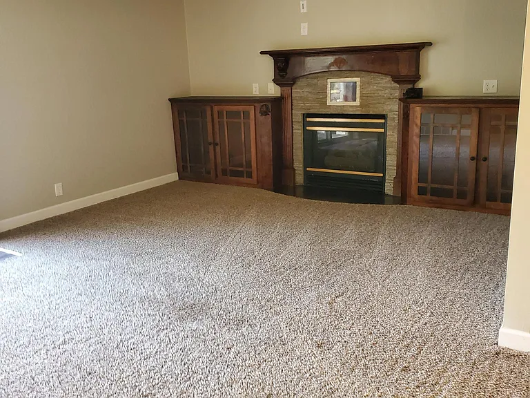 308 W Adams St — Photo 10