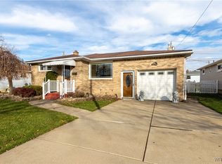 220 Enez Dr, Depew, NY 14043