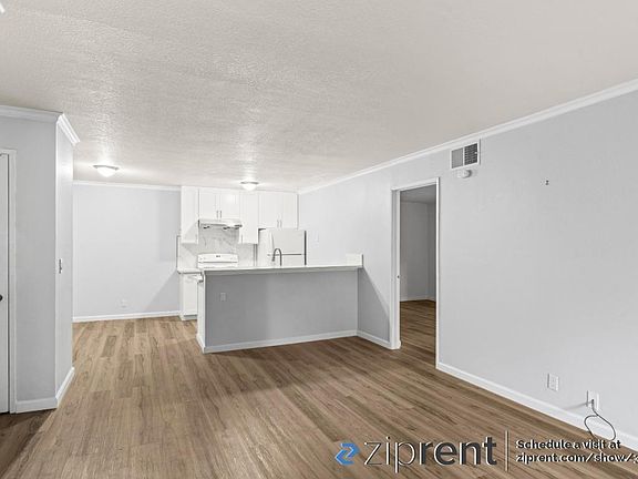 4th image of 247 N Capitol Ave Unit 225