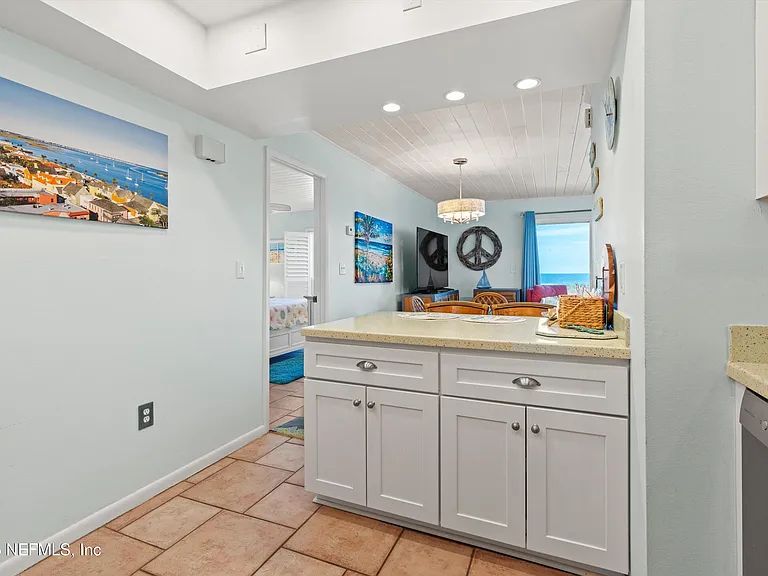 6300 A1A #B21D — Photo 10