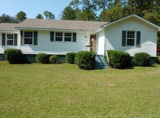 1741 Sessions St, Soperton, GA 30457