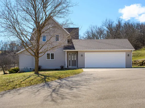 3265 Bergum Rd, Mount Horeb, WI 53572