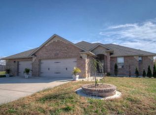 1025 S Alpine Ct, Webb City, MO 64870