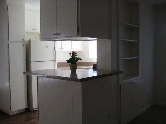 4th image of 4730 32nd St APT 14