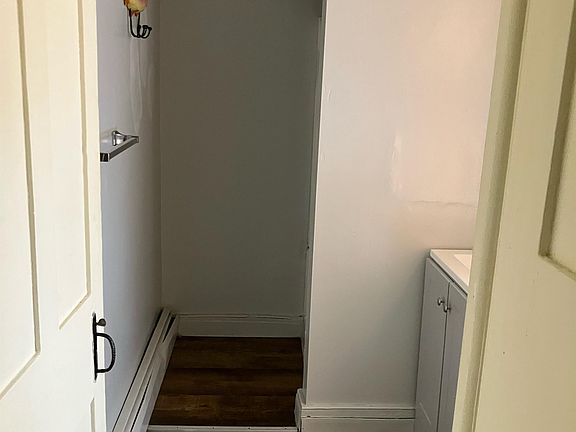 3rd image of 158 Main St #11223566