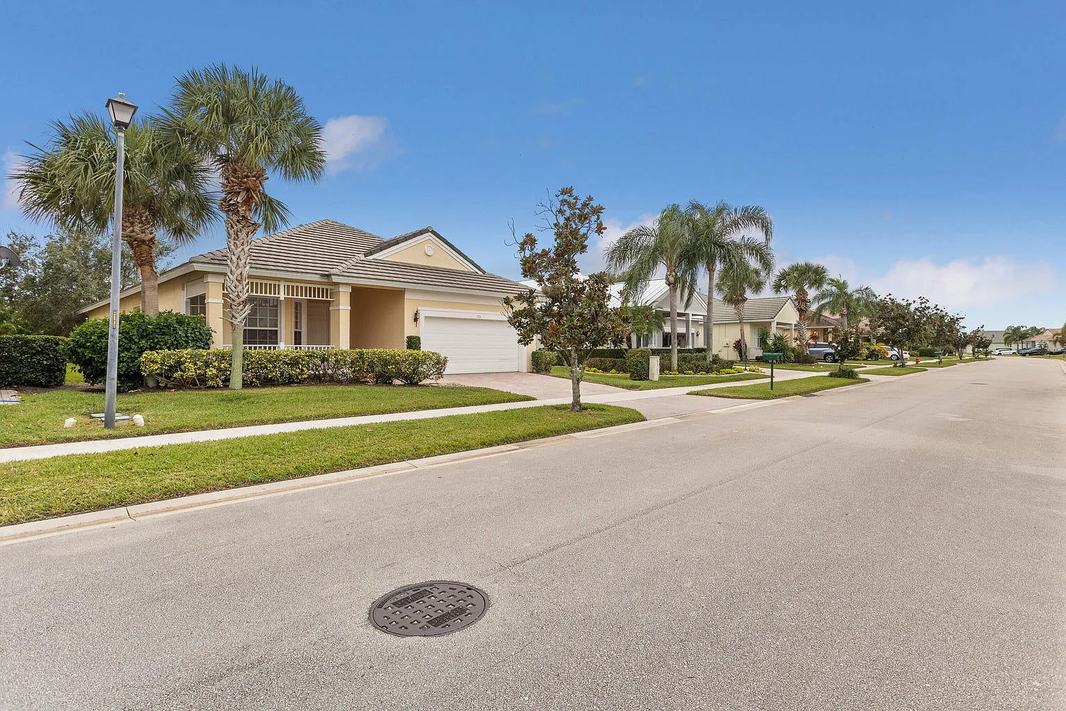 3 bed, 3.0 bath, 3214 sqft, $2,900 — Photo 3